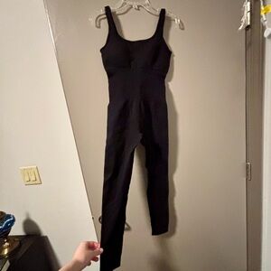 One-piece black workout set & shapewear